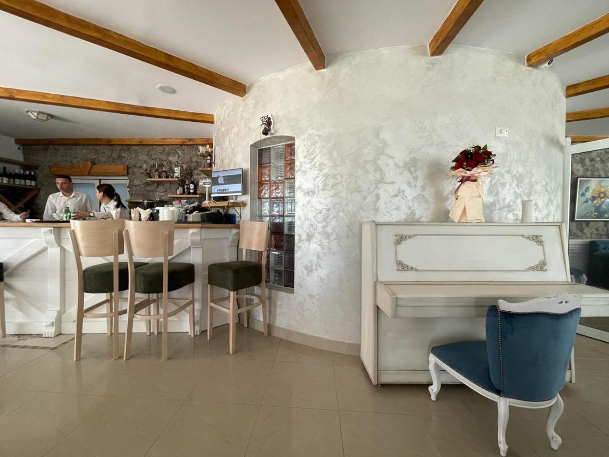 Garni Hotel Oblacinsko Jezero Oblacina Bagian luar foto