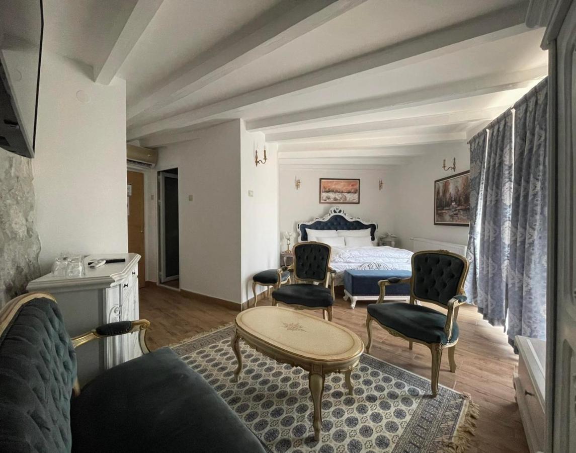 Garni Hotel Oblacinsko Jezero Oblacina Bagian luar foto