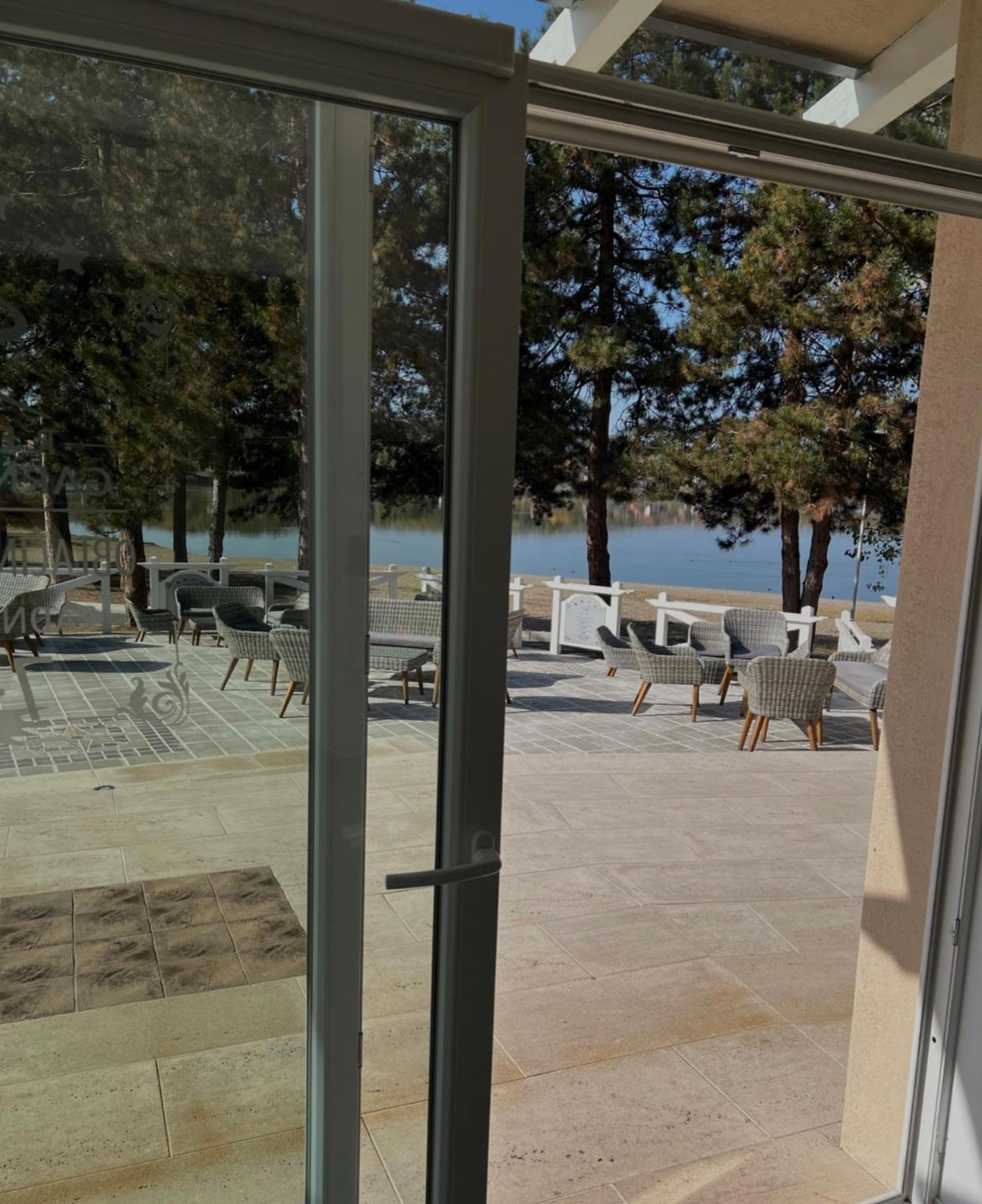 Garni Hotel Oblacinsko Jezero Oblacina Bagian luar foto